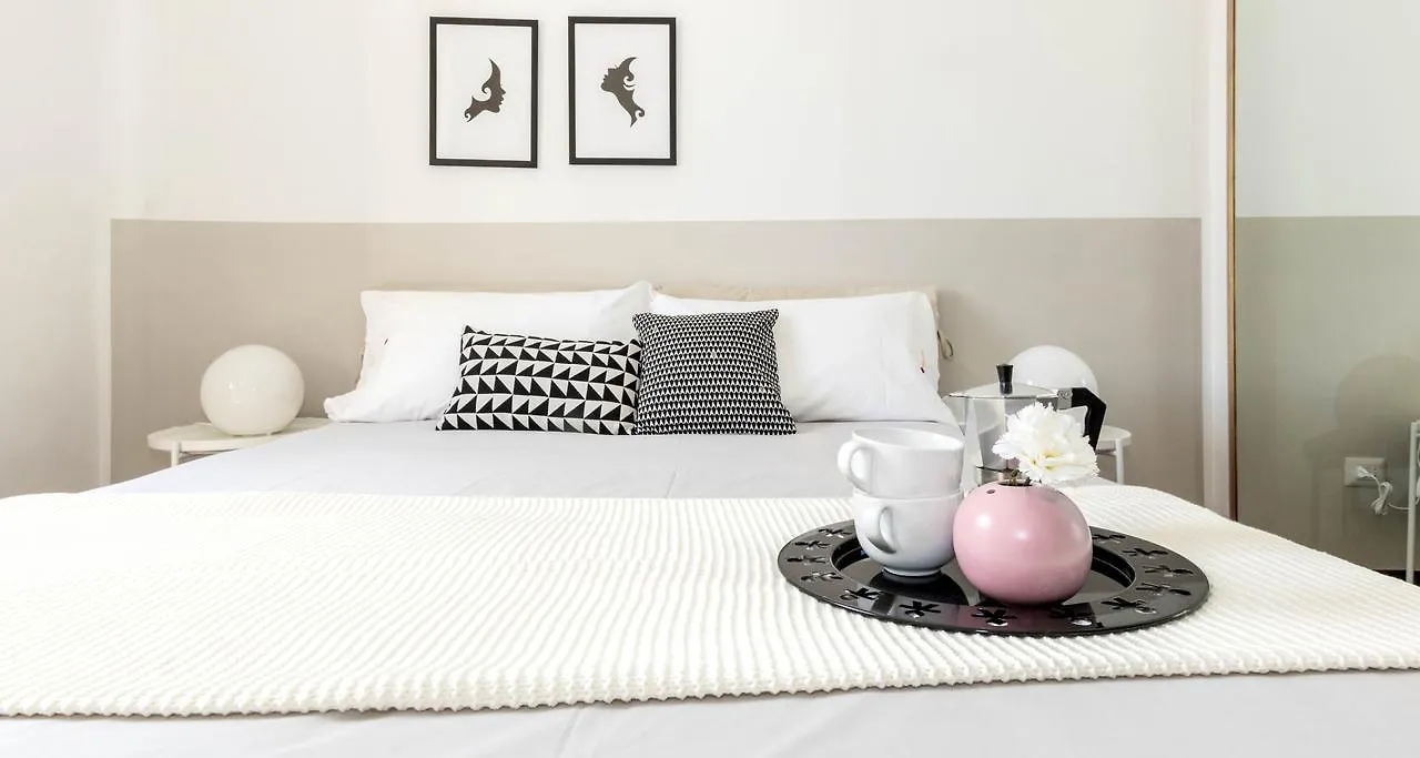 Altido The Lounge Balcony Apartment Milan